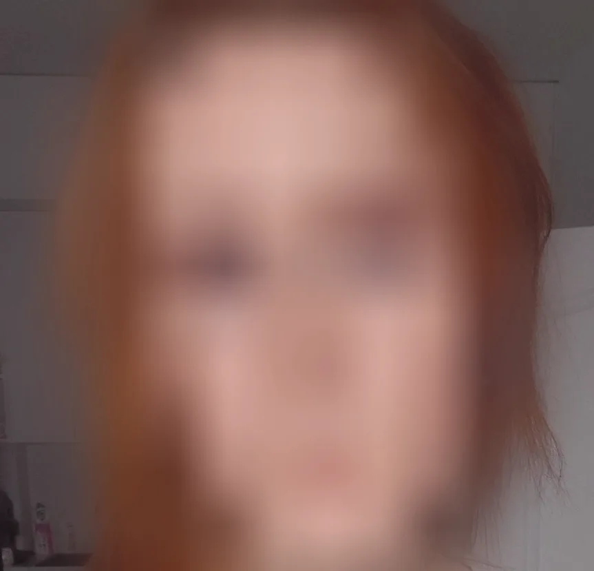 Daniela, 22