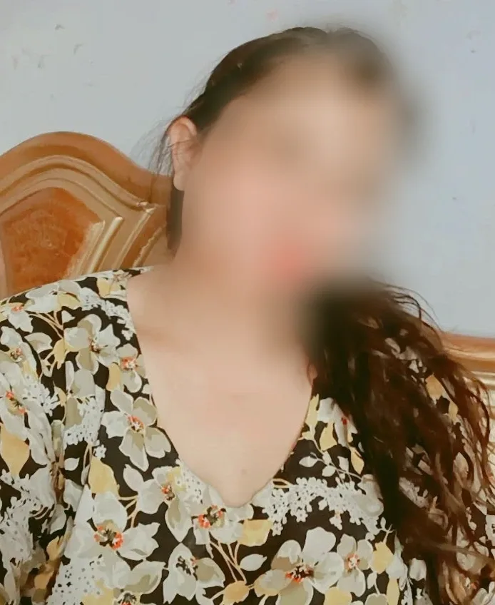 Sandra, 29